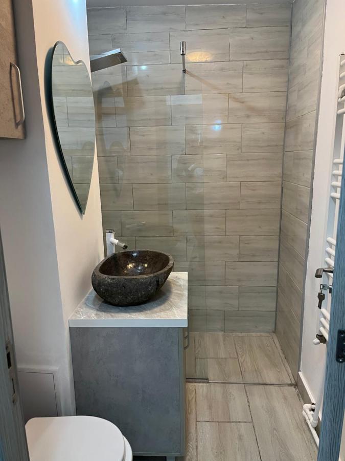 Home Sweet Home Apartment With 3 Rooms Buzău Esterno foto