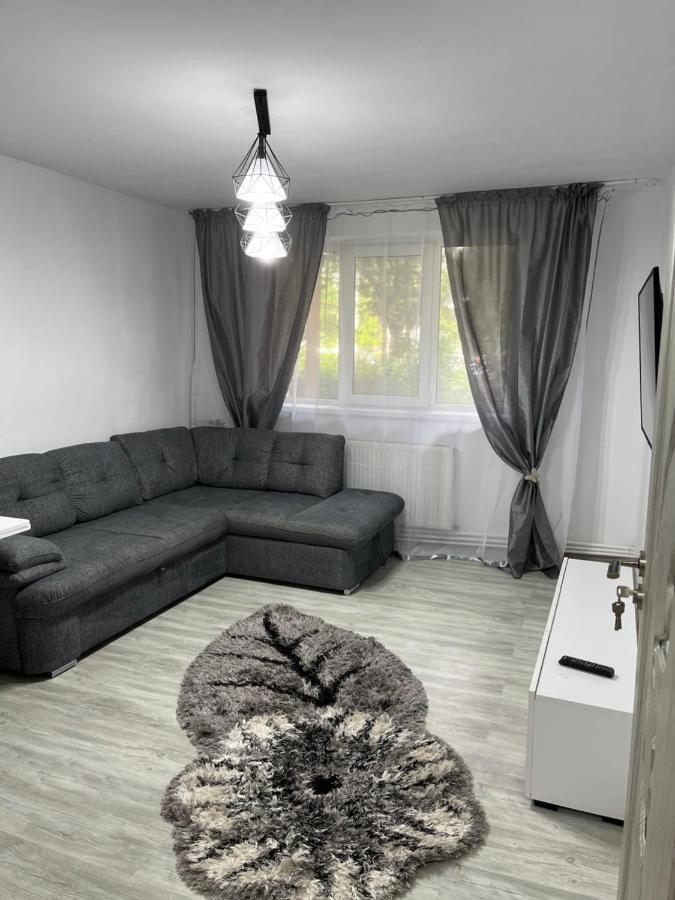 Home Sweet Home Apartment With 3 Rooms Buzău Esterno foto