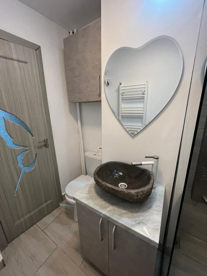 Home Sweet Home Apartment With 3 Rooms Buzău Esterno foto